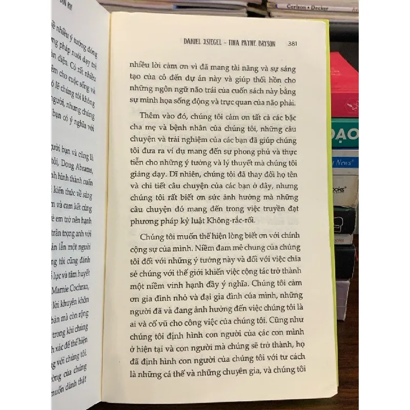Phương pháp dạy con không đòn roi – Daniel J. Siegel & Tina Payne Bryson 571303