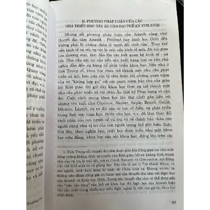 Triết học phương Đông và phương Tây vấn đề và cách tiếp cận - nhiều tác giả 760577
