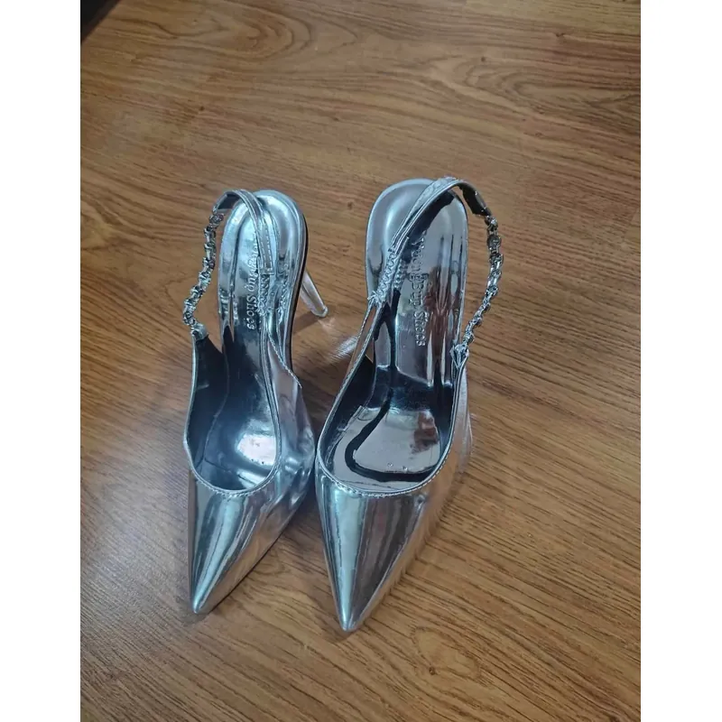 Giày nữ size 36. 717964