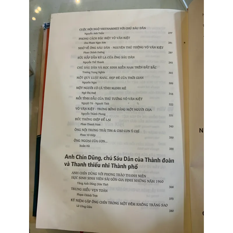 VÕ VĂN KIỆT NGƯỜI THẮP LỬA - NHIỀU TÁC GIẢ 783142