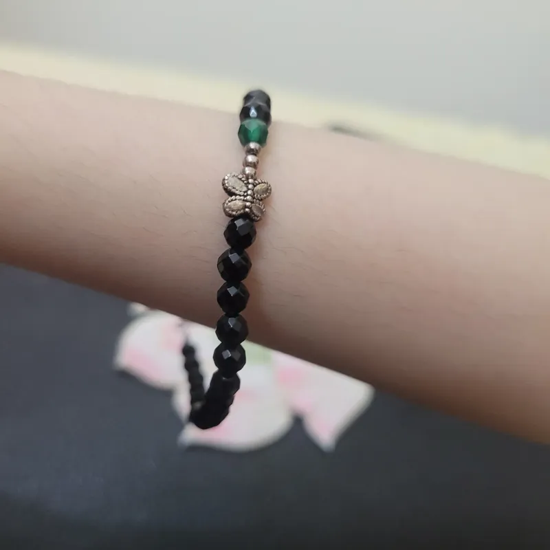 Vòng tay đá mã não cho các nàng tiểu thư 553295