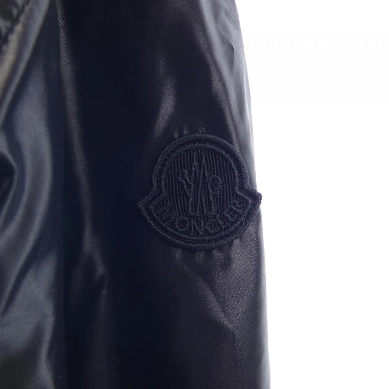 Áo khoác lông vũ MONCLER 638825