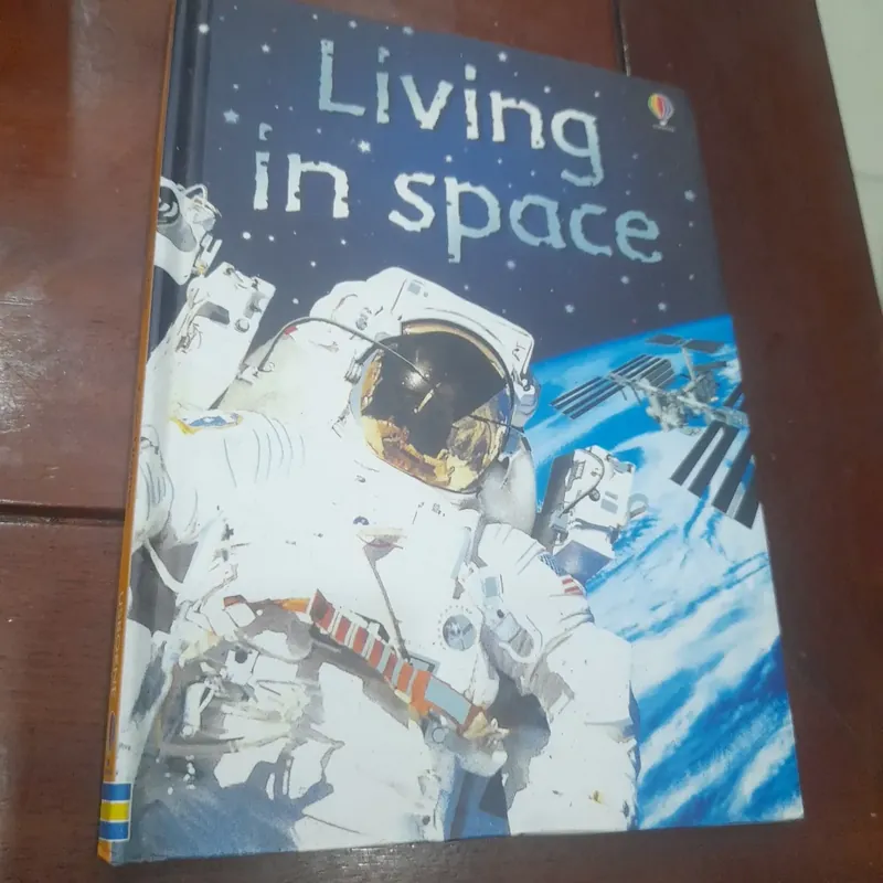 Living in space 713556