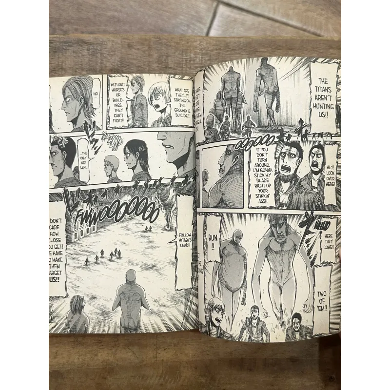 Attack On Titan - Tập 4 (Bản tiếng Anh), đọc ngược 731959