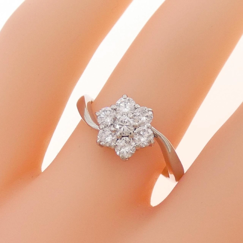 Nhẫn kim cương hoa PT900 0.54CT 667933