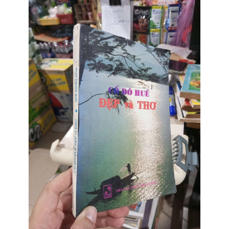 Cố Đô Huế Đẹp Và Thơ 1996 mới 80% ố (Sách văn học) HCM1304 1011582