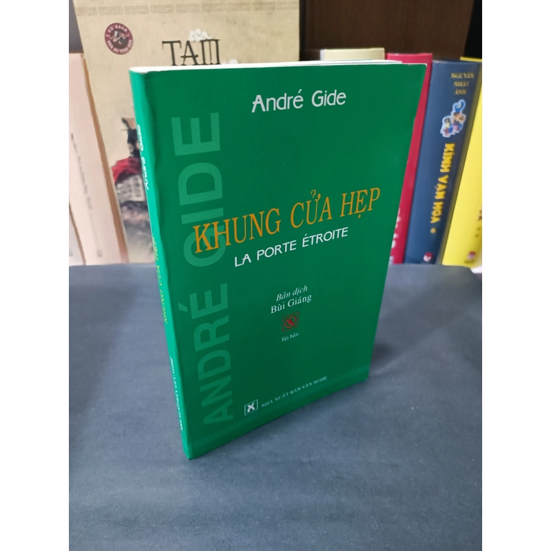 Khung cửa hẹp (Andre Gide) 326347