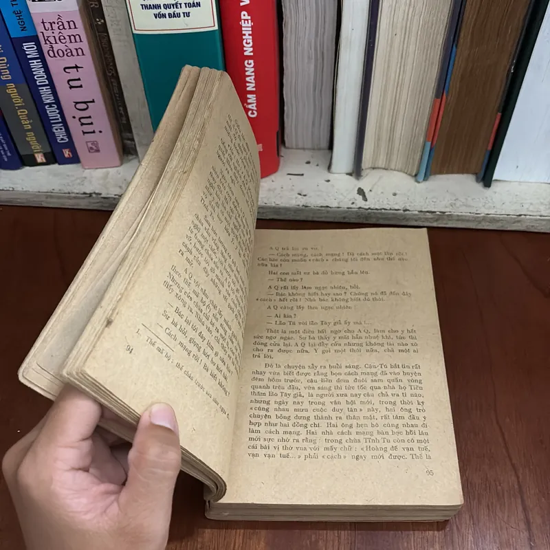 II Sách Xưa: AQ Chính Truyện - Lỗ Tấn - 1982 607592