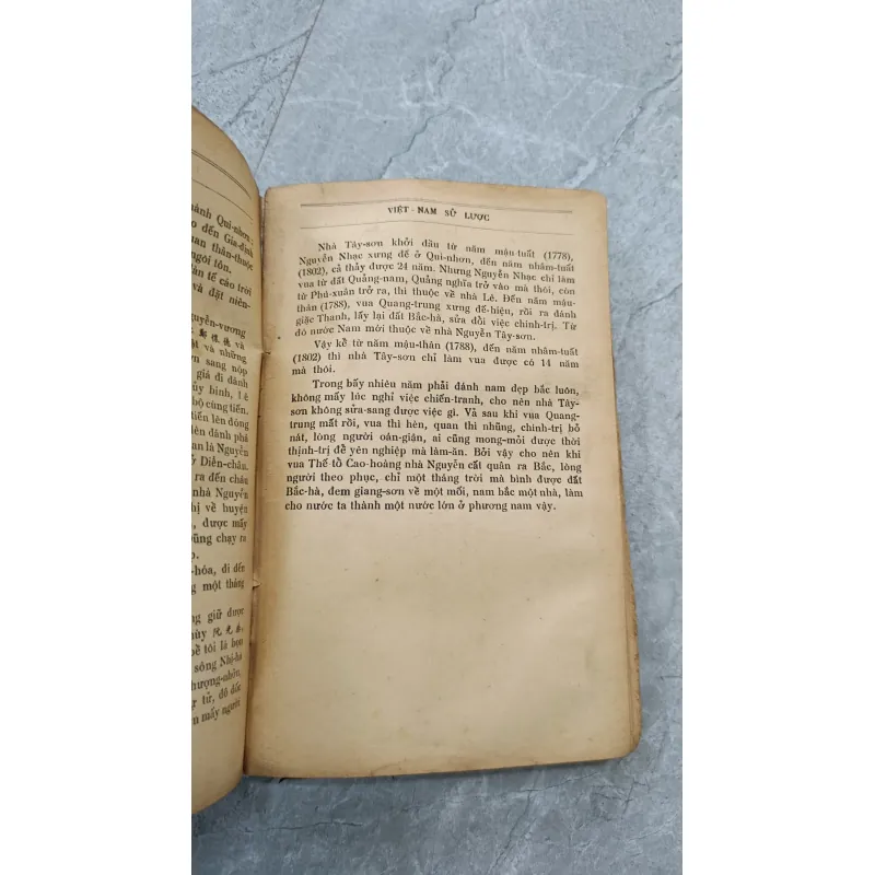 VIỆT NAM SỬ LƯỢC - TRẦN TRỌNG KIM 758048
