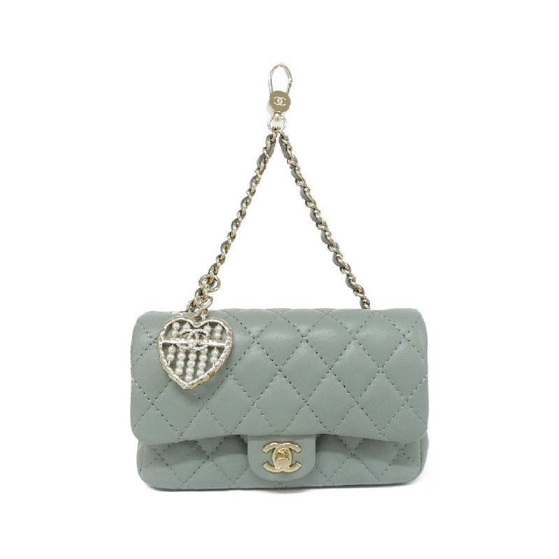 Túi charm AP4760 của Chanel 623544