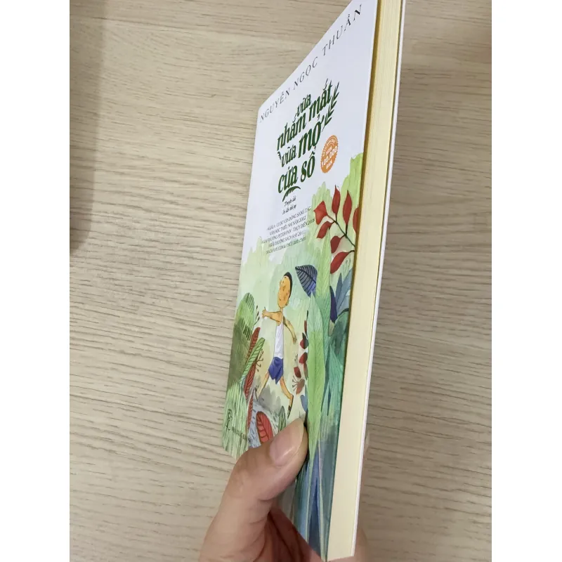 VỪA NHẮM MẮT VỪA MỞ CỬA SỔ 935052