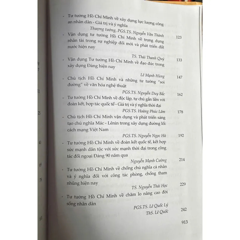 SÁCH CHỦ TỊCH HỒ CHÍ MINH VỚI SỰ NGHIỆP ĐỔI MỚI, PHÁT TRIỂN VÀ BẢO VỆ TỔ QUỐC 700725