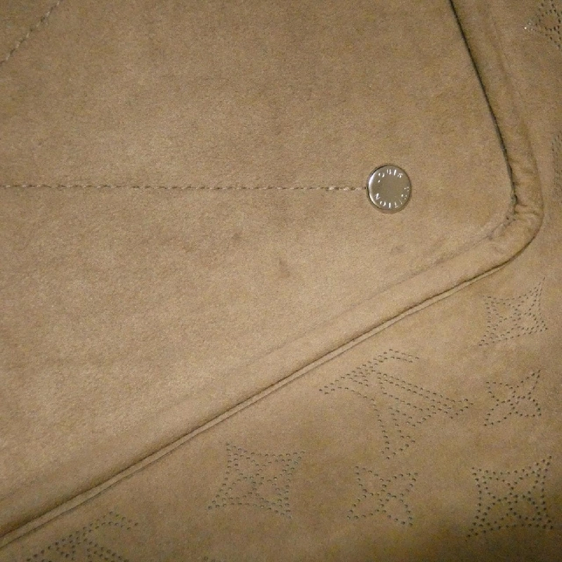 Túi Louis Vuitton Mahina Blossom MM M21852 616313