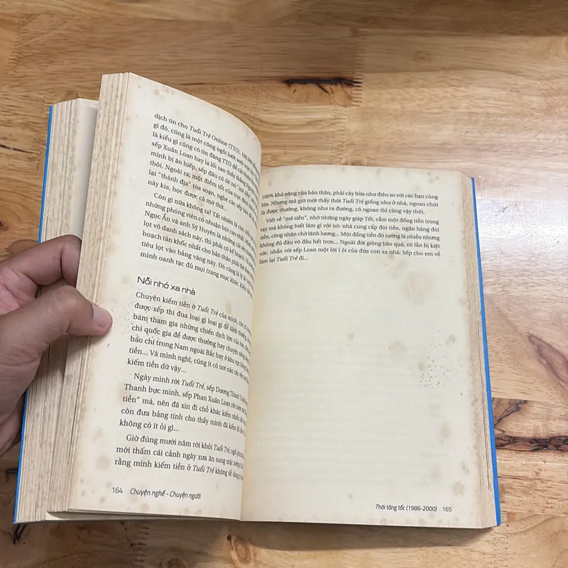 II Báo Tuổi Trẻ: Chuyện Nghề Chuyện Người - Nhiều Tác Giả - 2015 689822