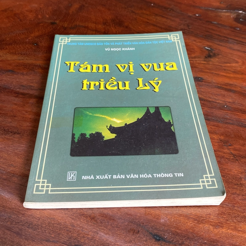 TÁM VỊ VUA TRIỀU LÝ (XB 2003) 502276