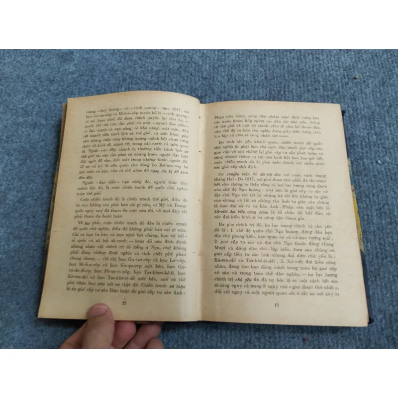 VỀ CUỘC CÁCH MẠNG XÃ HỘI CHỦ NGHĨA THÁNG MƯỜI VĨ ĐẠI 688753