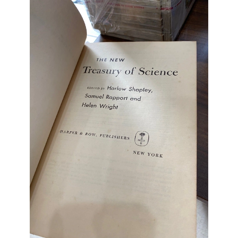 The New Treasury of Science 325545