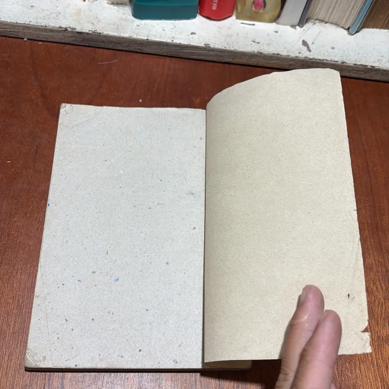 [Sách 8x] - II Truyện Tình Báo: Ông Già Và Đứa Cháu Ngoại - E. MUKHINA - 1987 797182