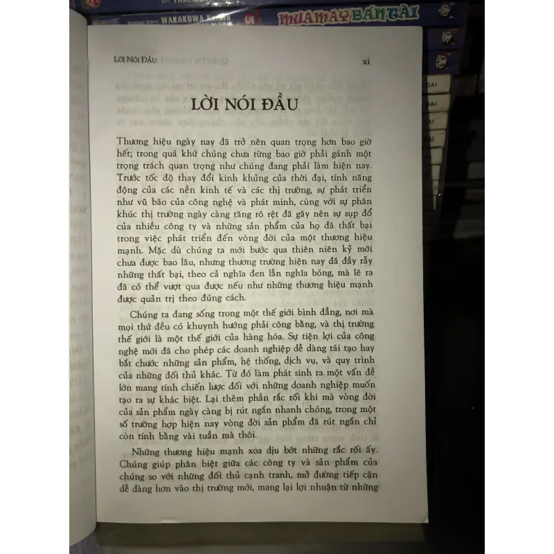 Quản trị thương hiệu cao cấp - Từ tầm nhìn chiến lược đến định giá 778549