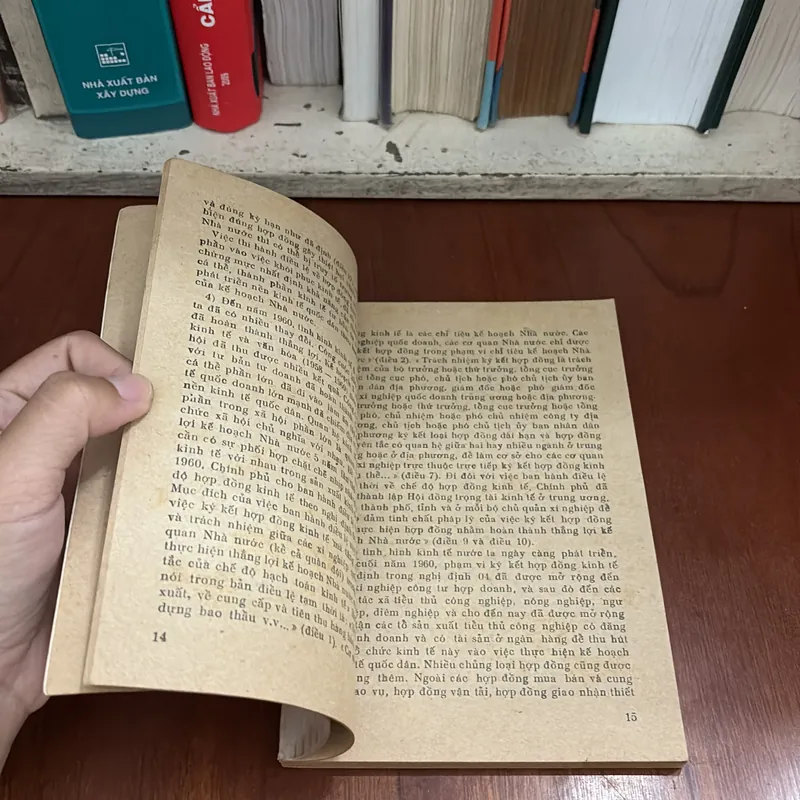 II Sách Xưa: Hợp Đồng Kinh Tế - Lê Lộc - 1978 664263
