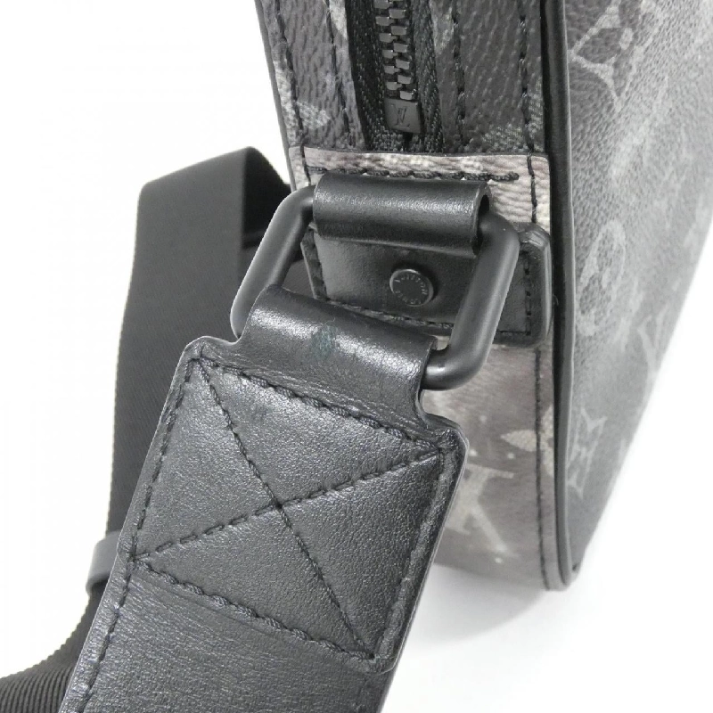 Túi đeo chéo Louis Vuitton Monogram Galaxy Alpha M44165 613872