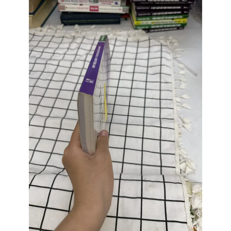 Chinh phục đề thi vào lớp 10 môn tiếng Anh 701462