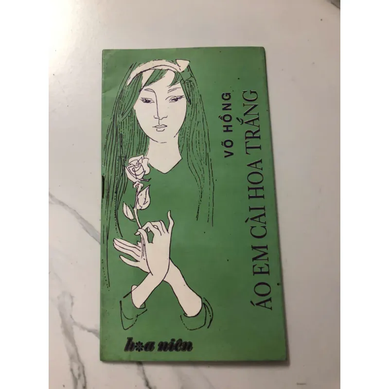 Áo Em Cài Hoa Trắng - Võ Hồng 998515