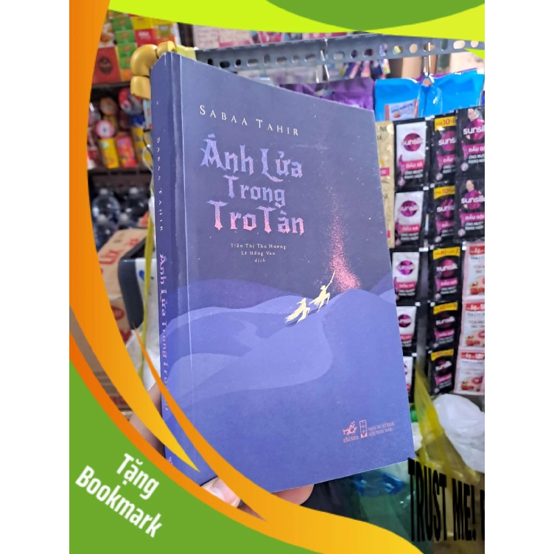 (TẶNG BOOKMARK) Ánh Lửa Trong Tro Tàn - Sabaa Tahir 2019 mới 90% VĂN HỌC RBK3012 938844