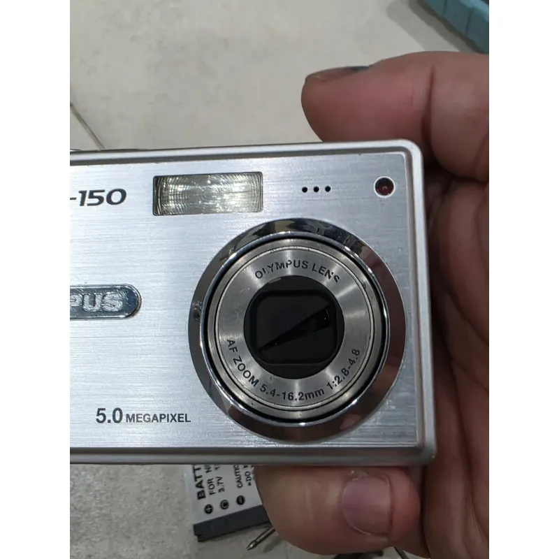 Máy ảnh compact Olympus Fe150 màu sám bạc (dùng tốt) 701140