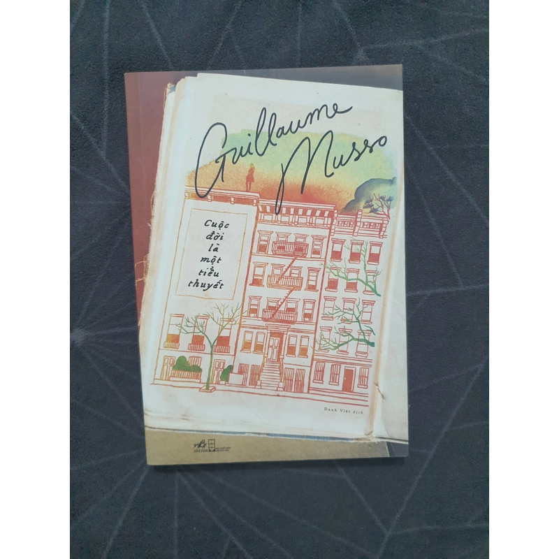 "Cuộc đời là một cuốn tiểu thuyết" (new) - Guillaume Musso 538995