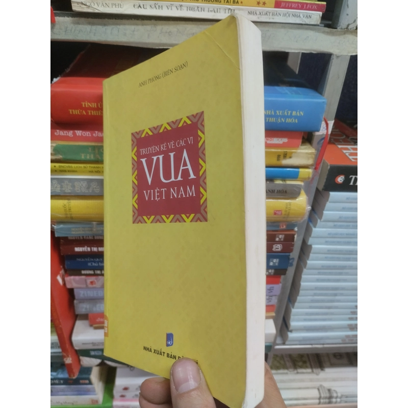 Chuyện kể về các vị vua Việt Nam 9 359140