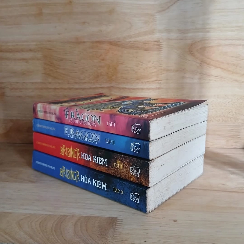  Tác giả Christopher Paolini: Eragon Cậu Bé Cưỡi Rồng (2 Tập) + Brisingr Hỏa Kiếm (2 Tập) 443495