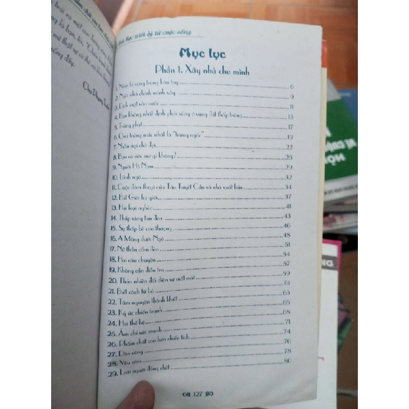 Phẩm chất cao hơn chiến tích - Tri Thức Việt 2011 VAVO-AK18 969440