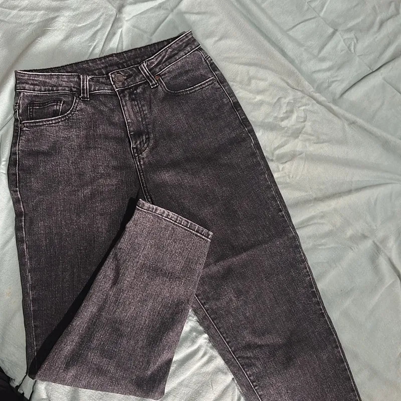 Quần Jean Yody size 26 như mới , màu đen muối tiêu  1024257