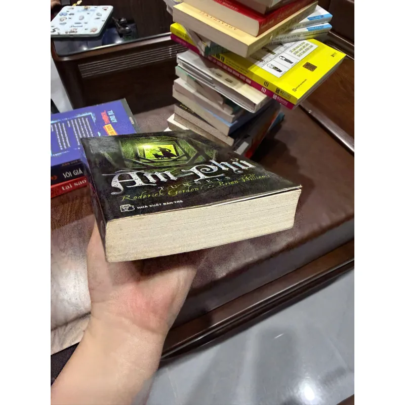 Âm Phủ – Tunnels | Tiểu thuyết phiêu lưu kỳ ảo bán chạy quốc tế- K2 1000834