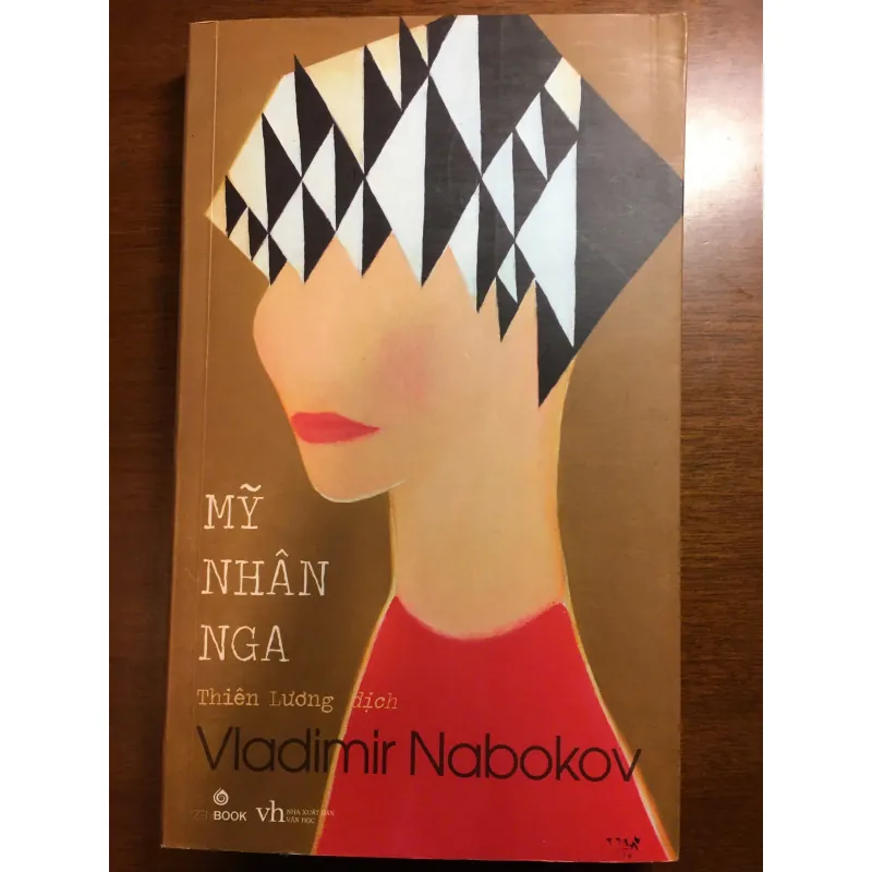 [TRUYỆN NGẮN - KINH ĐIỂN] Mỹ nhân Nga - Vladimir Nabokov 595371