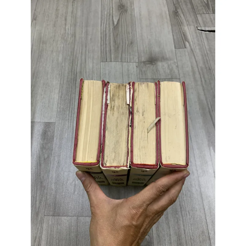 Thần điêu hiệp lữ - kim dung. Bộ 4 tập bìa cứng. 5b5 721177