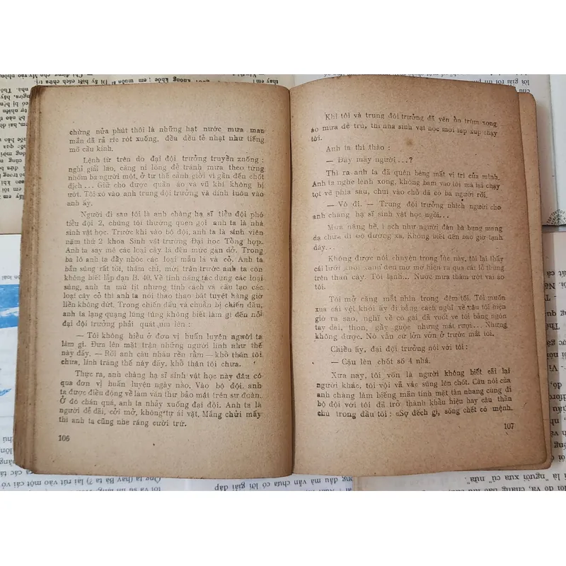 Tiểu thuyết NGÀY KHÔNG GIỜ (304 trang) - tác giả: Trần Văn Tuấn 707474