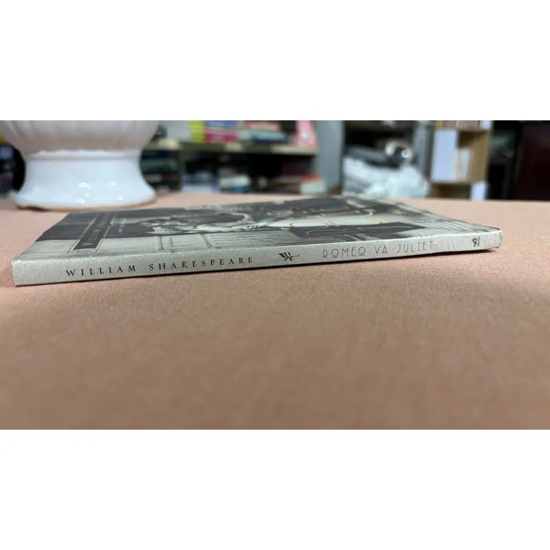 Romeo và Juliet 🌊 695189