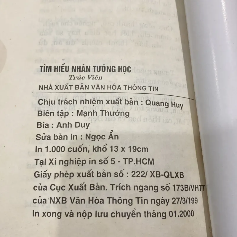 TÌM HIỂU NHÂN TƯỚNG HỌC (XB 2000) 757322