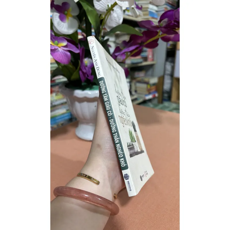 Dưỡng tâm giàu có, dưỡng thân nghèo khó 🌊 594025