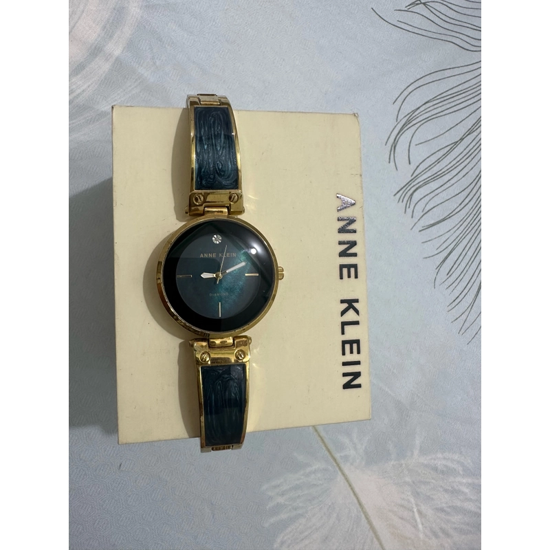 Cần bán đồng ho Nữ  446396