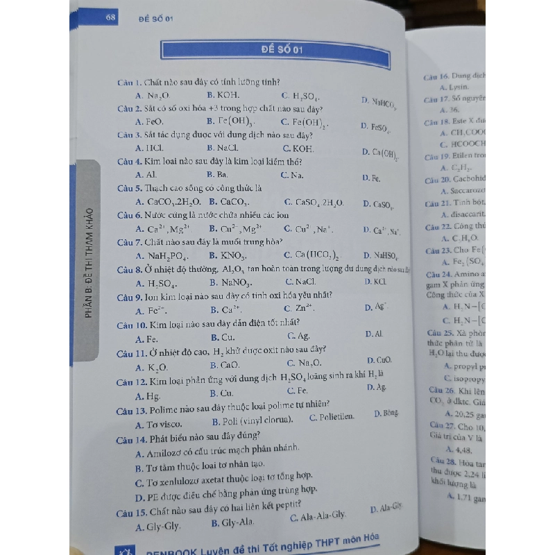 Pen book: Luyện đề thi tốt nghiệp THPT môn Hóa - cập nhật theo xu hướng mới nhất của kỳ thi năm 2022 - Vũ Khắc Ngọc (chủ biên) 551405