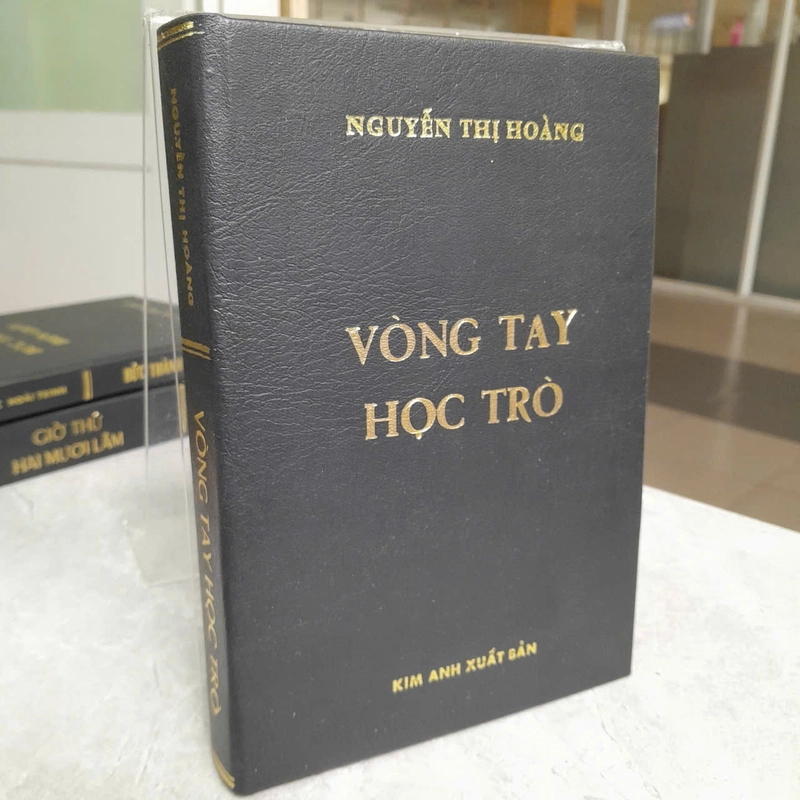 VÒNG TAY HỌC TRÒ - NGUYỄN THỊ HOÀNG 547502