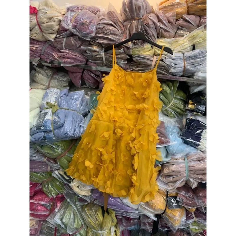 Váy nữ nắng vàng dáng suông kiểu dáng xòe đính hoa nổi siêu xinh 1024440