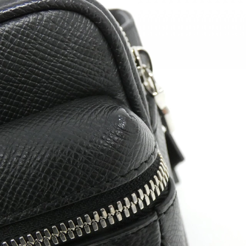 Túi đeo chéo Louis Vuitton Taiga Lama Bum Bag Outdoor M30245 613742