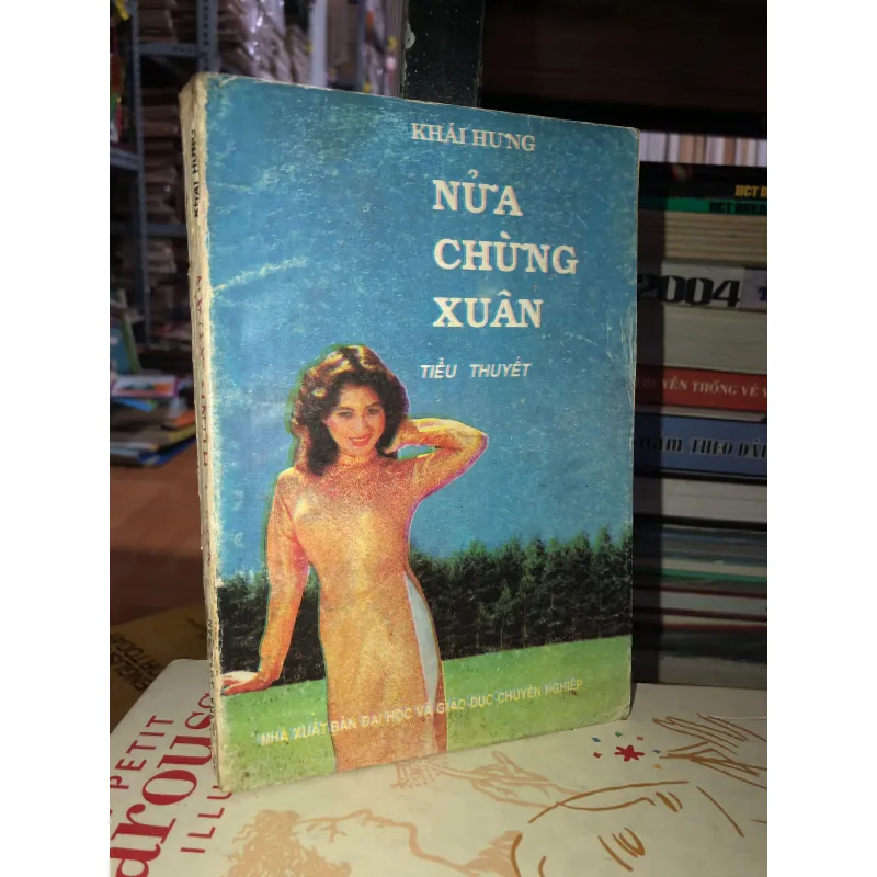 Nửa chừng xuân - Khái Hưng 798876