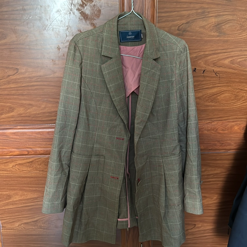 Áo khoác nữ, size L, còn mới  528583