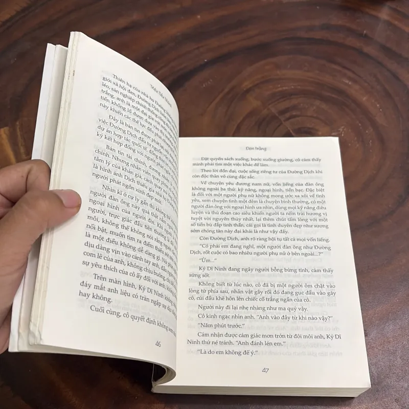 II Tiểu Thuyết: Đen Trắng - Triêu Tiểu Thành - Thuý Ngọc (Dịch) - 2016 976242