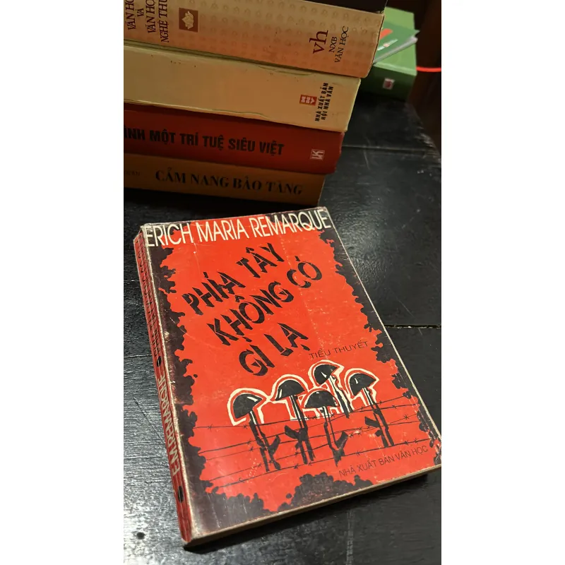 Phía tây không có gì lạ 1025764